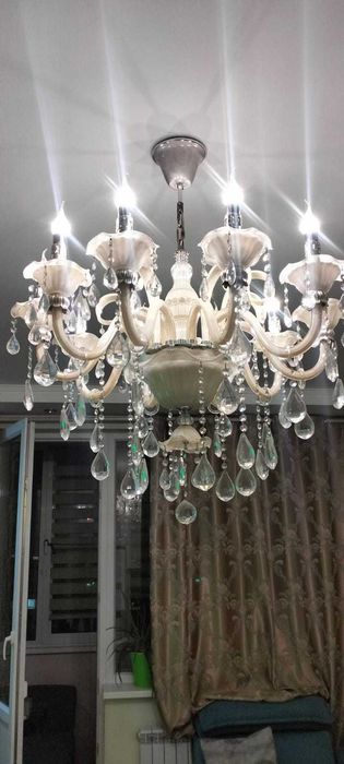 Люстра хрустальная (район аэропорта)
