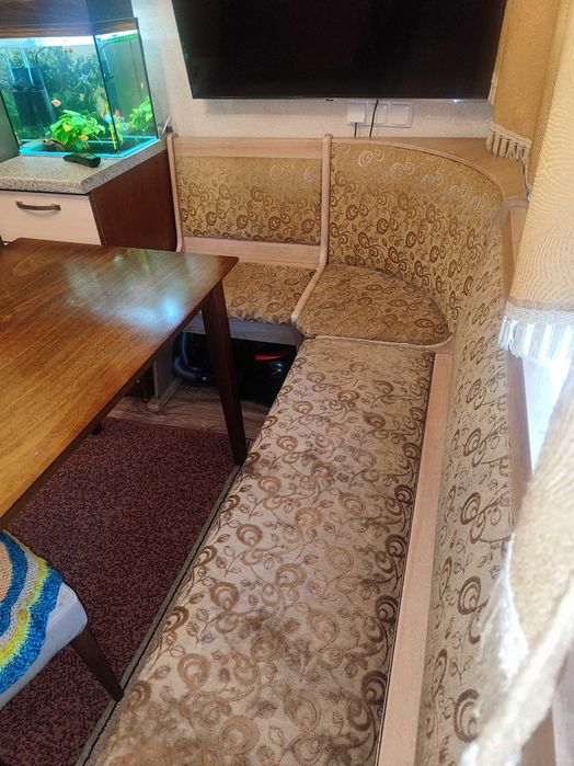 Продам угловой кухонный  диванчик
