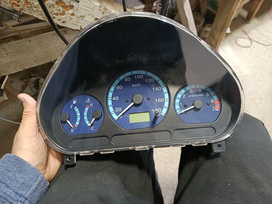 Matiz tablo sotiladi. Продоется прибор от Матиз