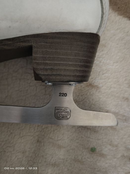 Продам коньки для девочки