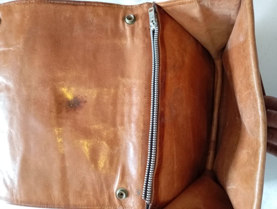 Geantă din piele de crocodil