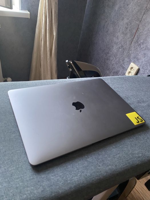 Apple Macbook air m1