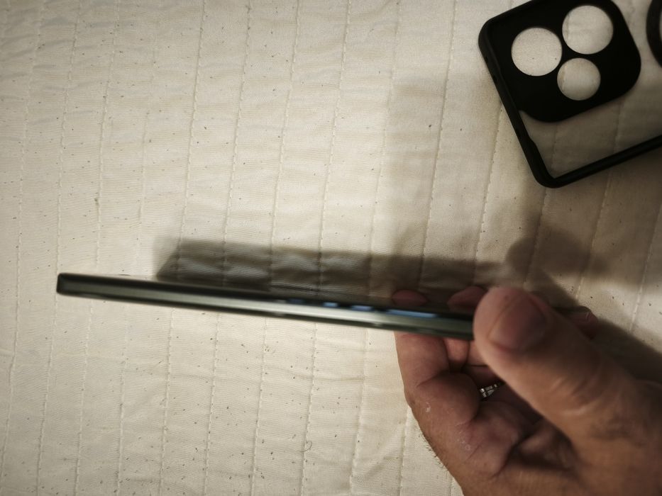 Vand Realme gt6,256g cu 12g ram -garantie
