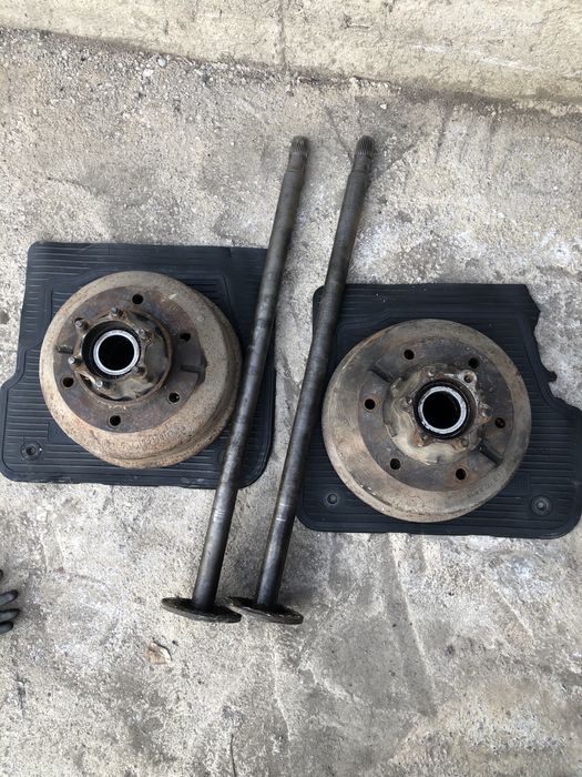 Продам барабан и полуось Mercedes 609