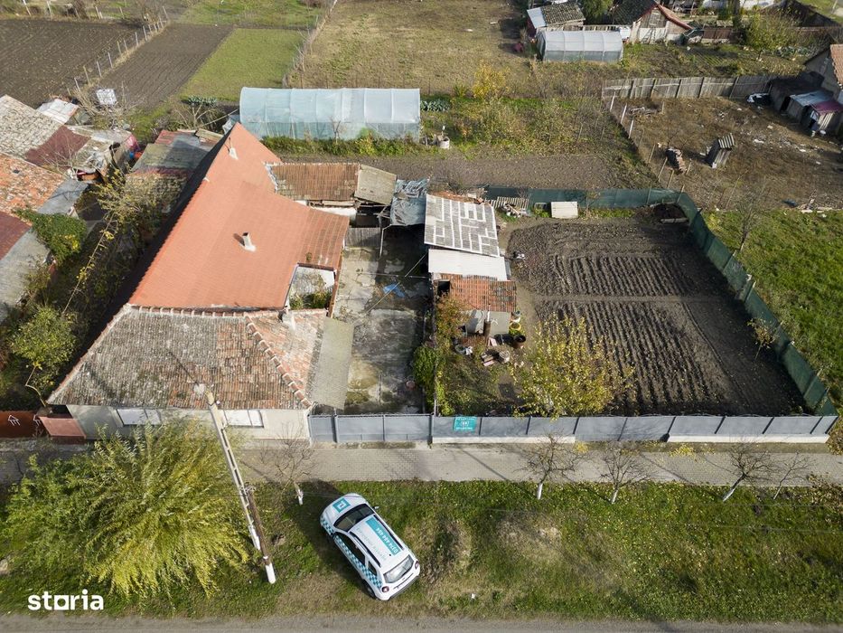Casă cu front stradal generos Șeitin, județul Arad