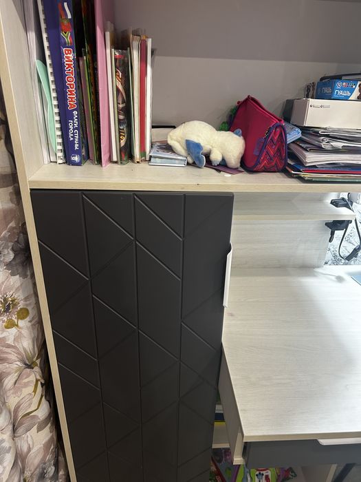 Продам парту состояние новой .