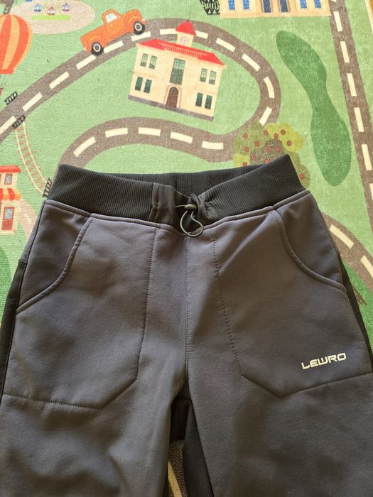 Pantaloni tehnici,drumeție vatuiti/captusiti cu reflectorizant 134/140