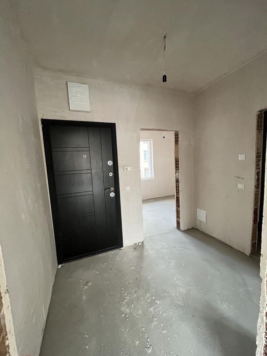 Четиристаен апартамент с 2 гаража