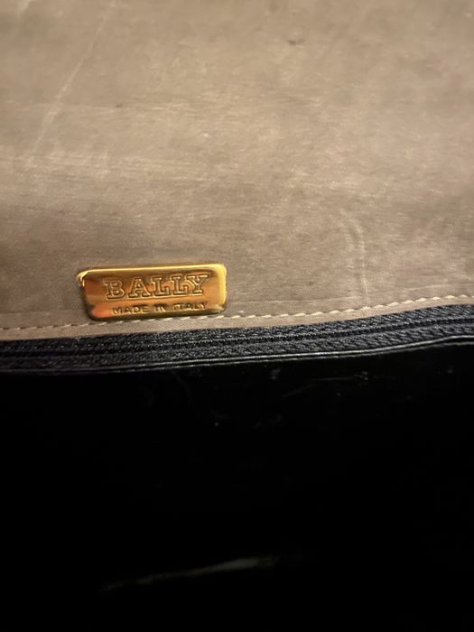 Poseta din piele suede Bally, originala, culoare gri, stare excelenta