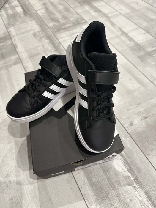 Маратонки Adidas 35 номер