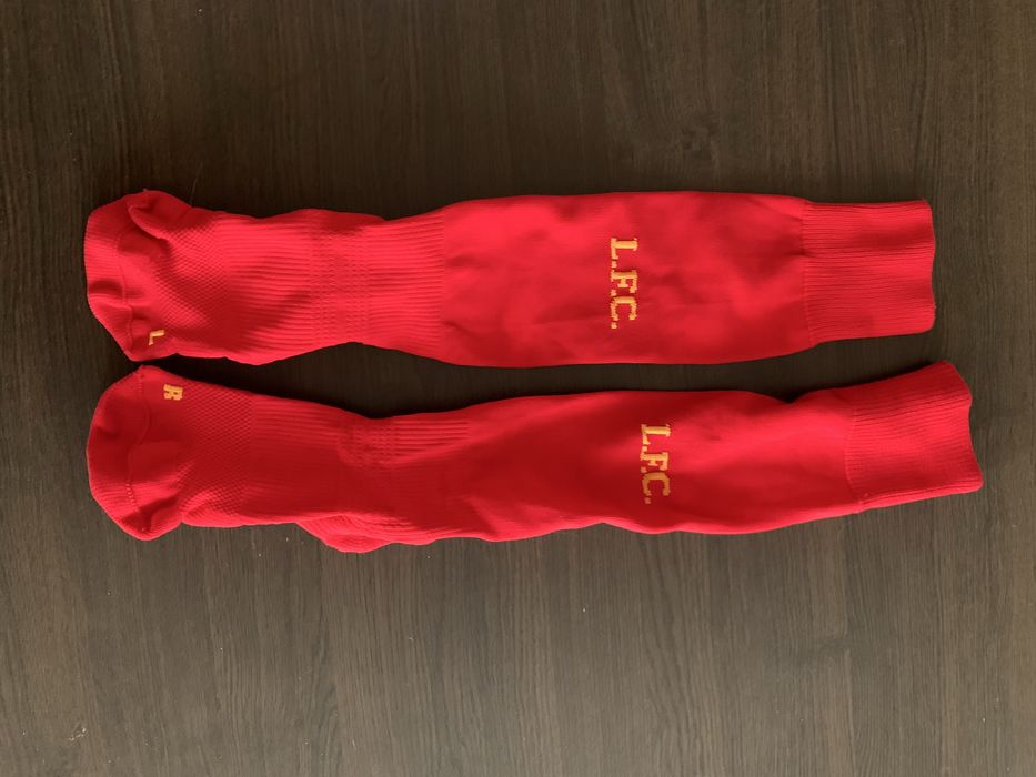 Ливерпул футболни чорапи и кори NB