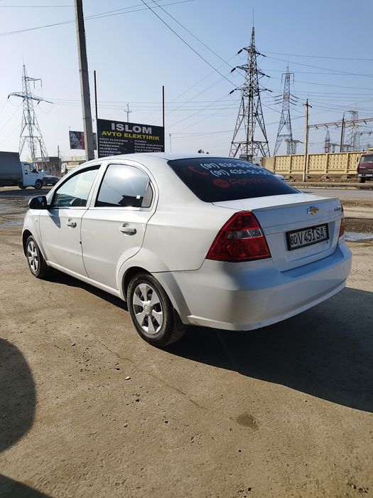 Нексия равон 3 сотилади