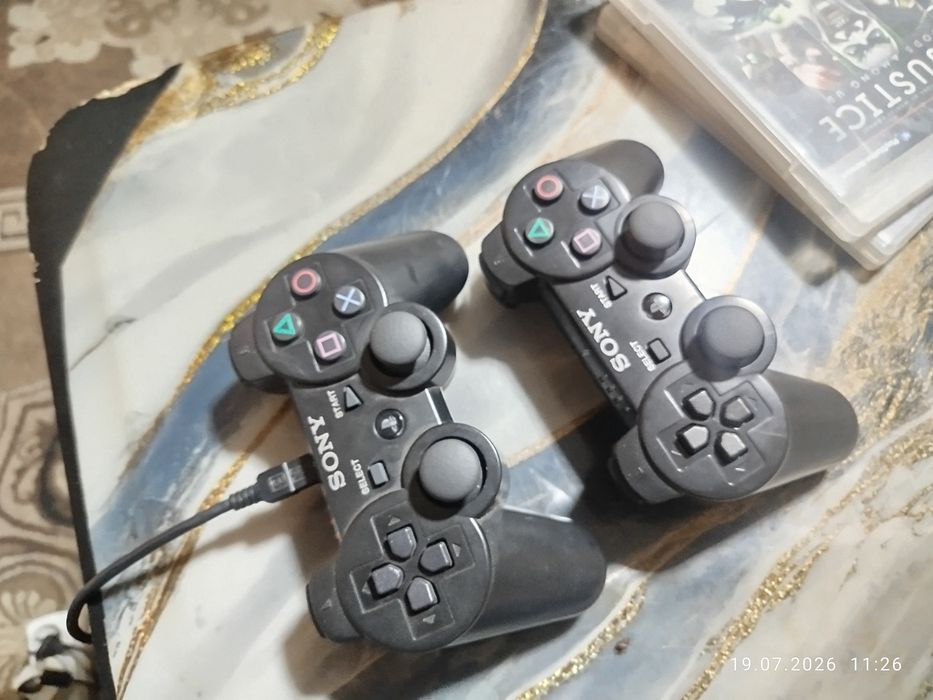 Продам playstation 3 слим