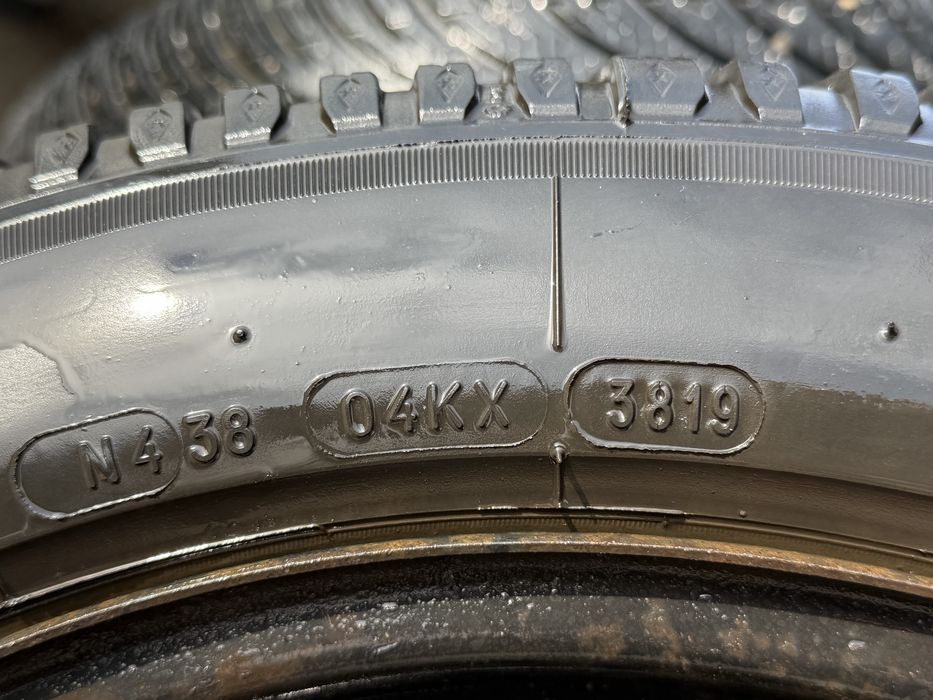 Roți de iarnă stare foarte bună 215 50 R17