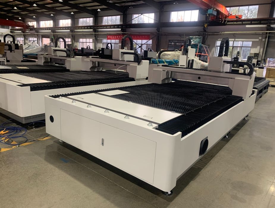 Echipamente profesional  de tăiere cu laser CNC