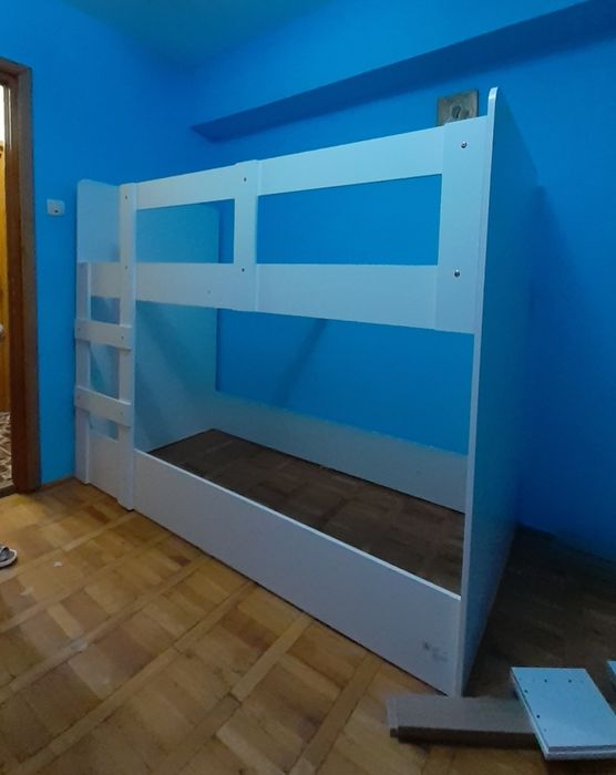 Pat supraetajat copii alb