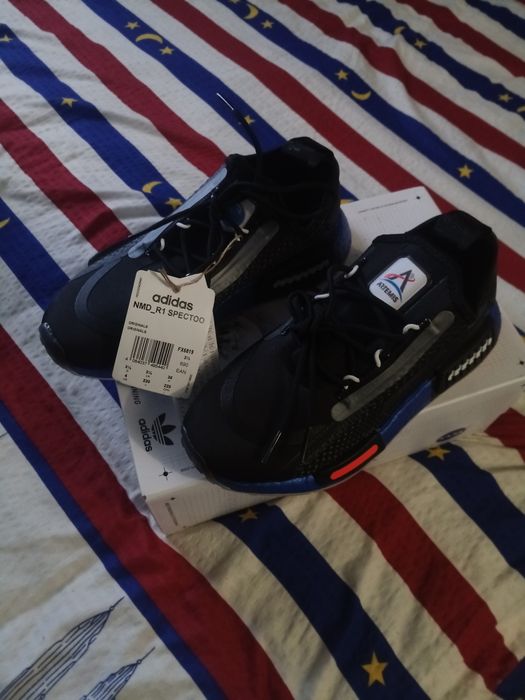 Adidas NMD_R1 Spectoo
562
50
 RON

Plată în 3 rate prin card d