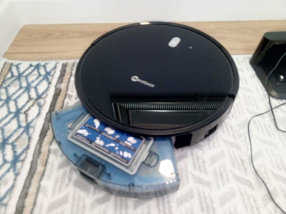 Продаю робот пылесос в отличном состоянии 25000 тг