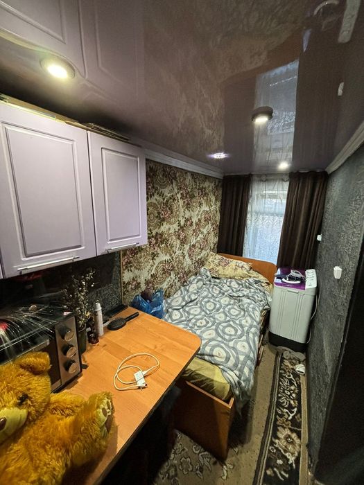 Два дома на одной ограде