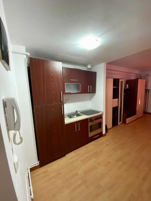 Garsoniera de închiriat