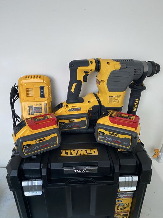 Rotopercutor DEWALT  DCH 333 54 V Brushless 2025 Ca nou !