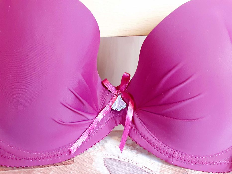 Нов сутиен цвят бордо