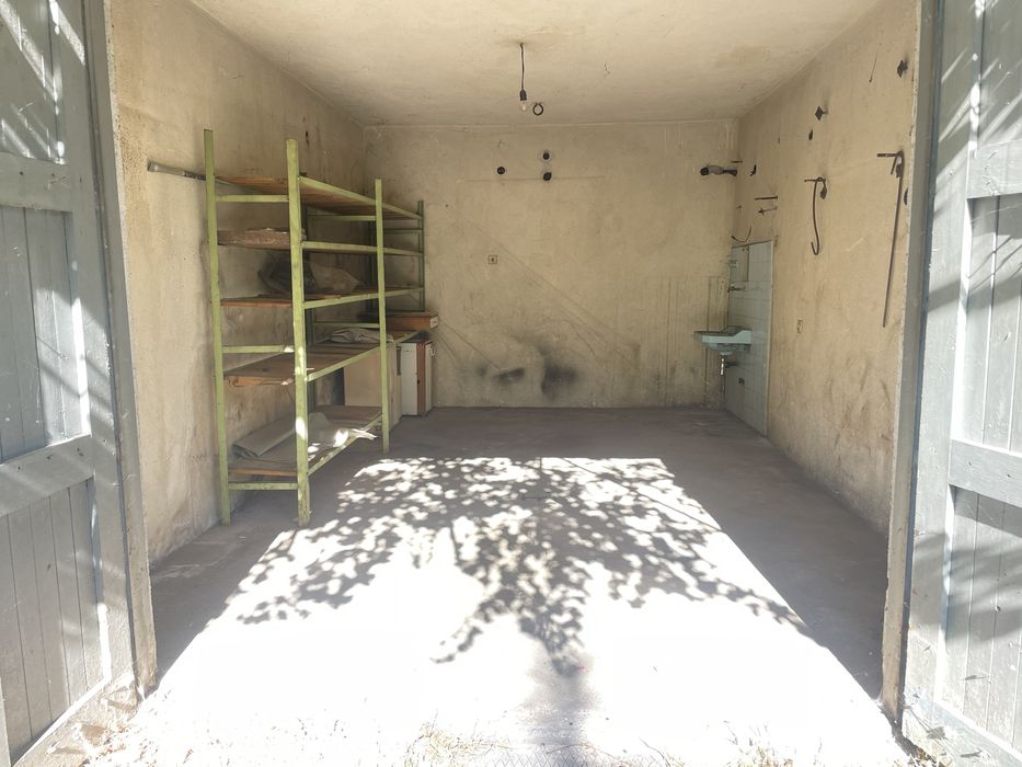 Дава се под наем Гараж / Паркомясто в Велико Търново, Център - 20 кв.м за 66.3 € - Снимка #1