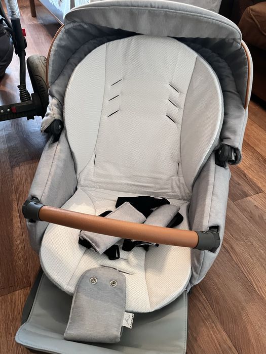 Adamex бебешка количка vicco 3 в 1