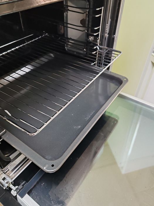 Иноксова фурна за вграждане  със само почистване Миеле Miele Made in Germany Pirolise 2 години Гаранция!