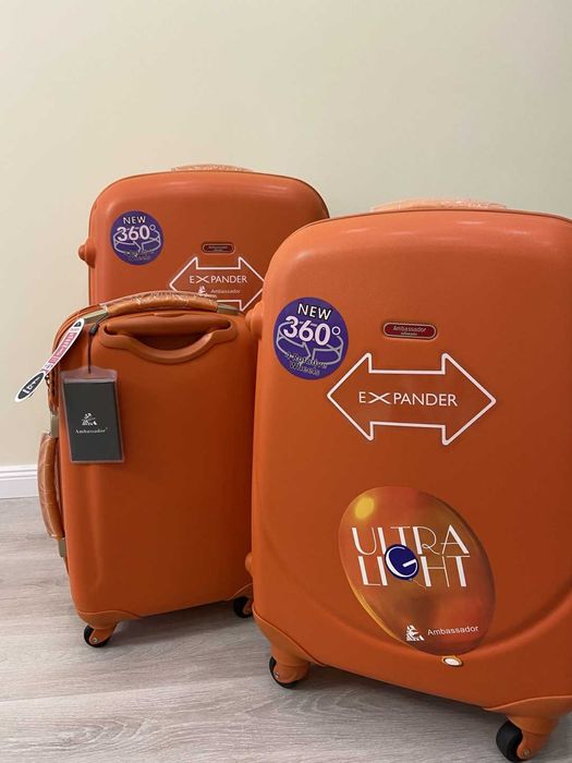 Чемодан оригинал фирма Ambassador Orange