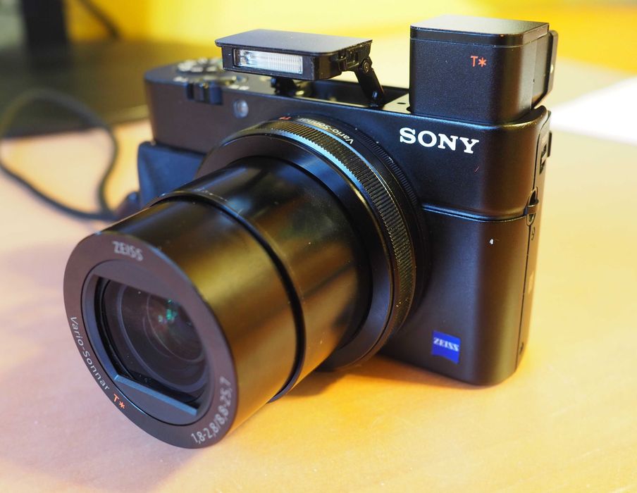 Sony RX100 iii camera compacta premium