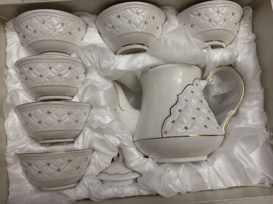 Продам новый чайный сервиз