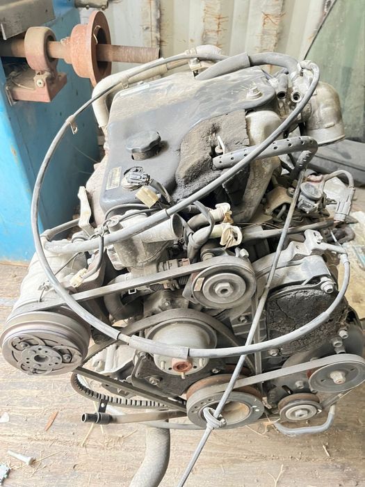 На Isuzu 4JG2 двигатель и КПП автомат