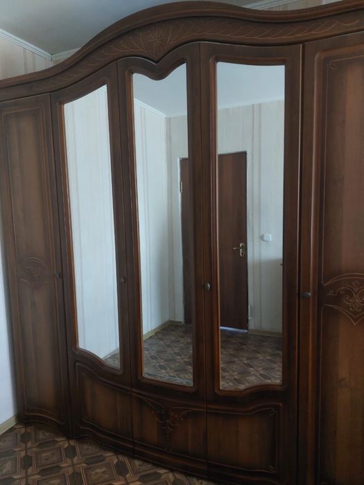 Продам спальный гарнитур