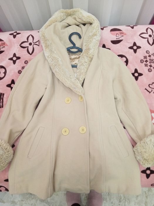 Palto sotiladi. Holati ajoyib