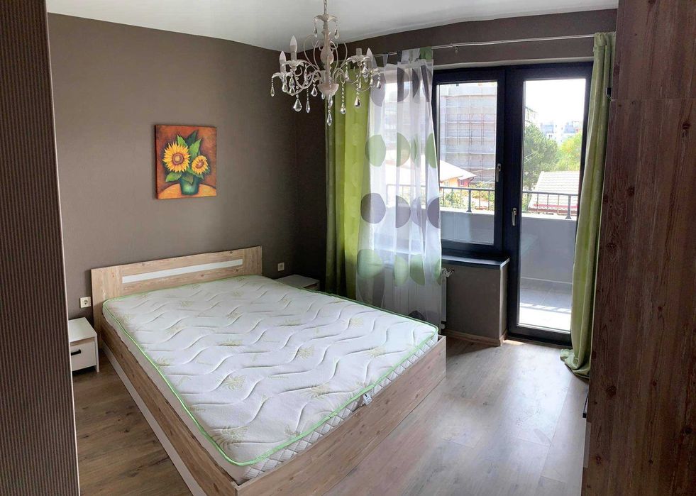 Дава се под наем Тристаен апартамент в София, Кръстова вада - 105 кв.м за 850 € - Снимка #1