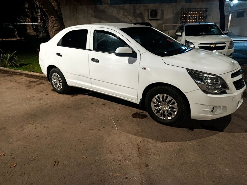 Шевролет Кобальт сотилади