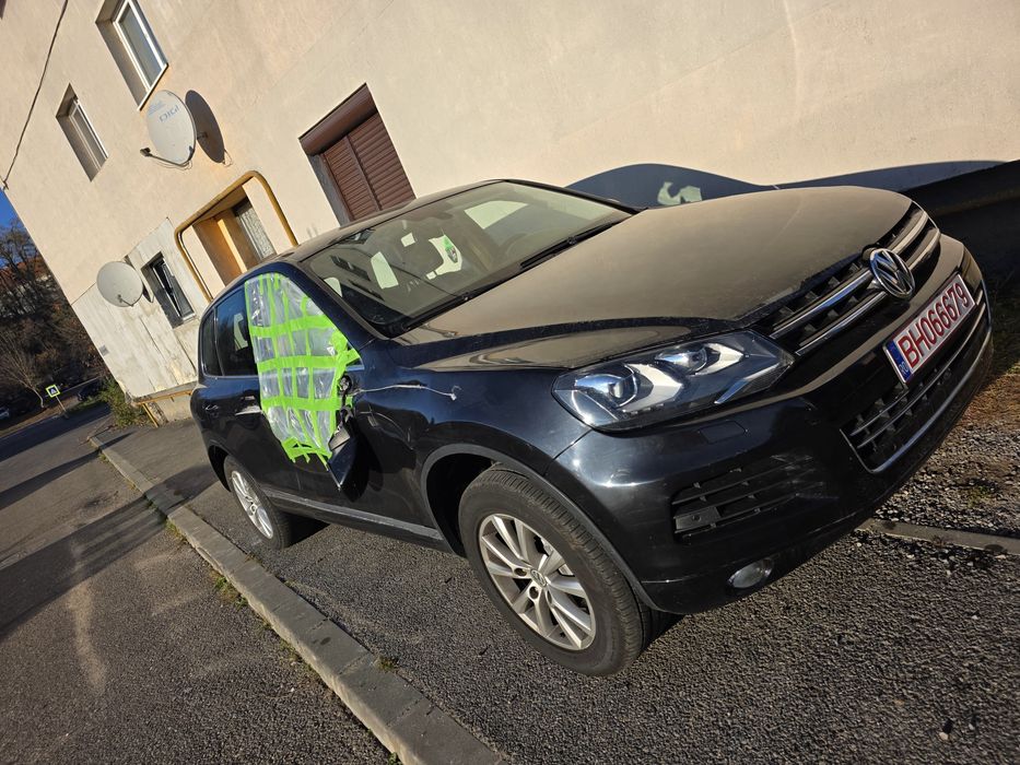 Dezmembrez VW touareg 2012