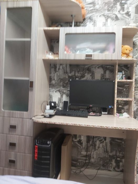 Шкаф и стол компьютерный