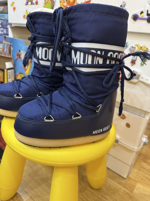 Moon boot marime 25/28