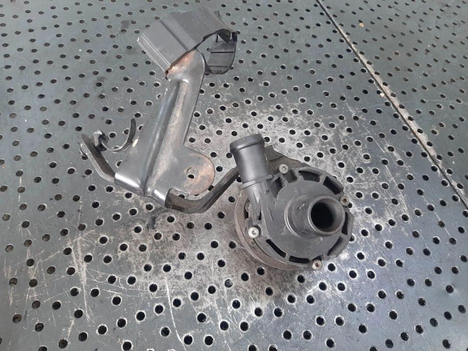 pompa recirculare apa 1.6 tdi cxx  vw golf 7 audi a3 8v leon 5f skoda octavia 3