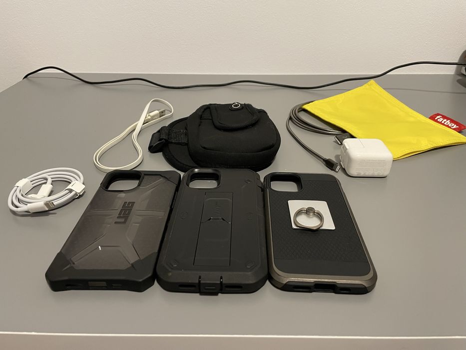 iPhone 12 Pro huse cabluri încărcător