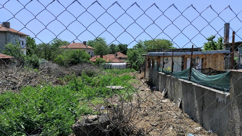 Продавам  парцел