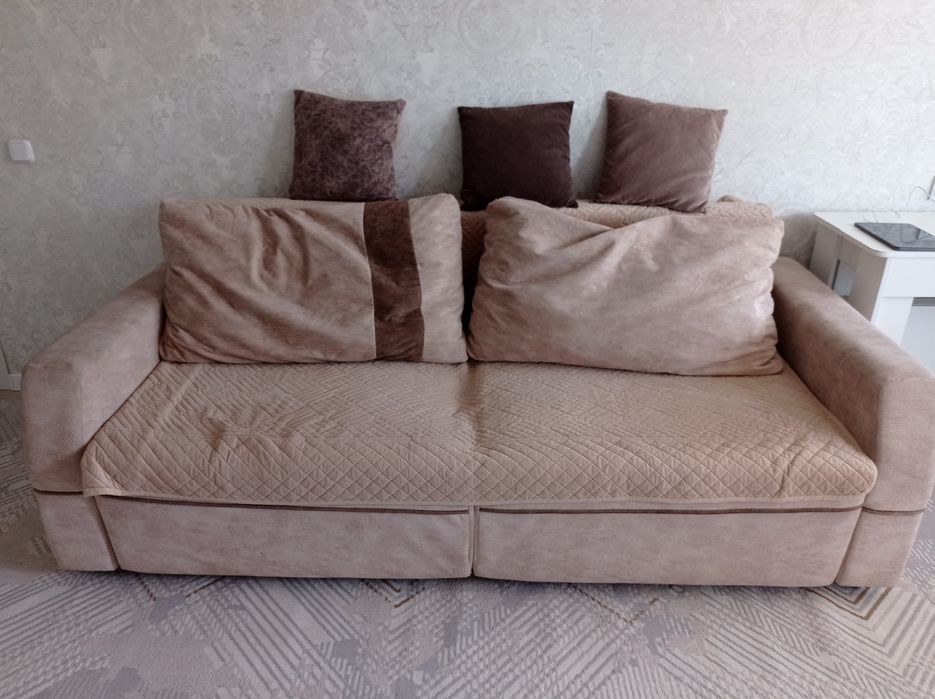 Продам диван в гостиную