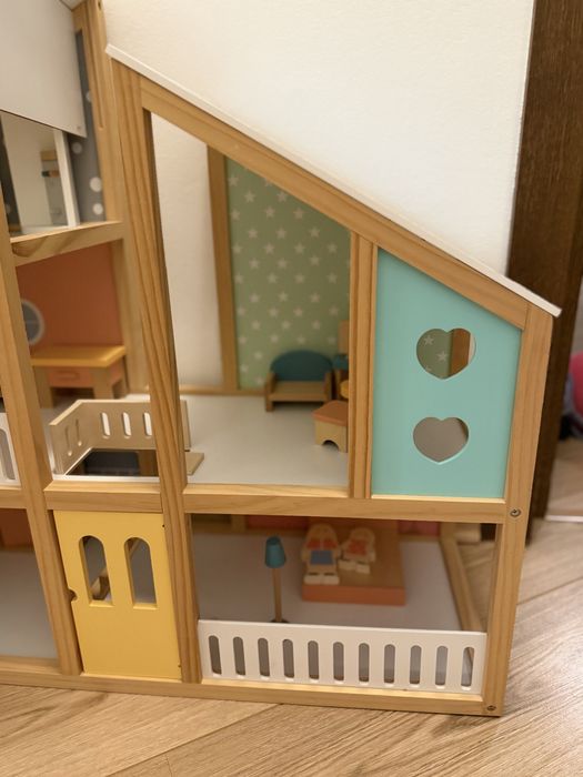 Casuta papusi fetite lemn