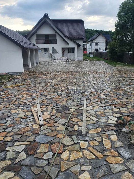 Piatră naturală de munte pentru placari terase alei trotuare curți zid