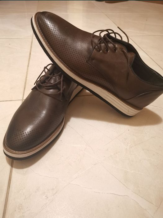 Два чифта обувки естествена кожа