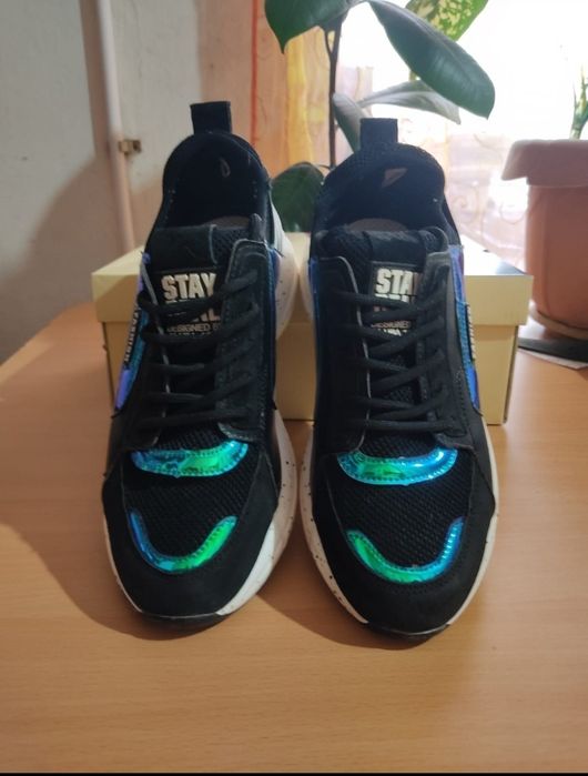 Продам модные кросовки раз 40