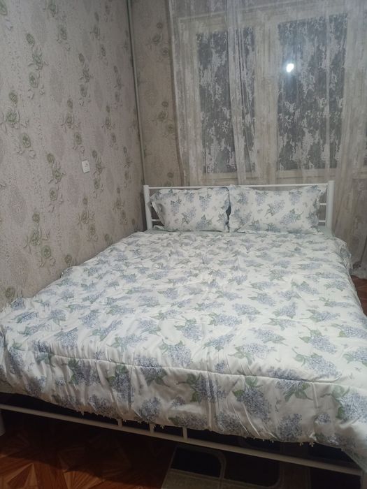 Кровать двухспальная без матраса