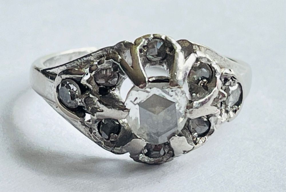 Inel vintage platina cu diamant central de peste 0,5 k